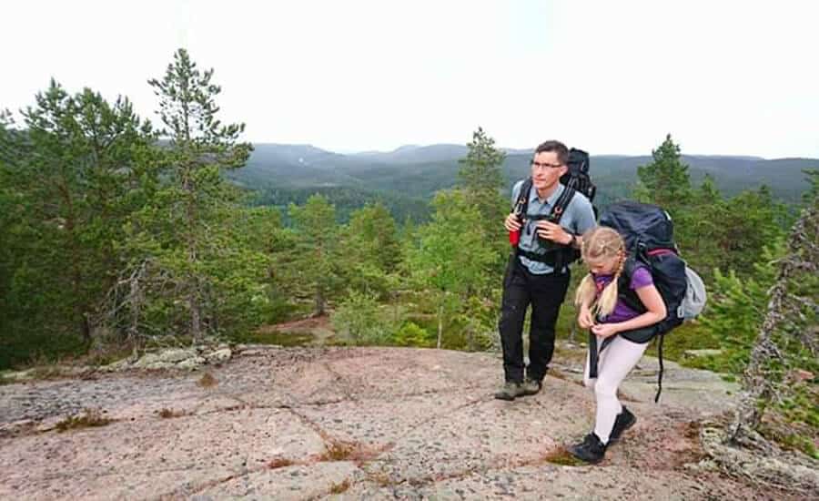 hike-kids-in-high-coast-hike